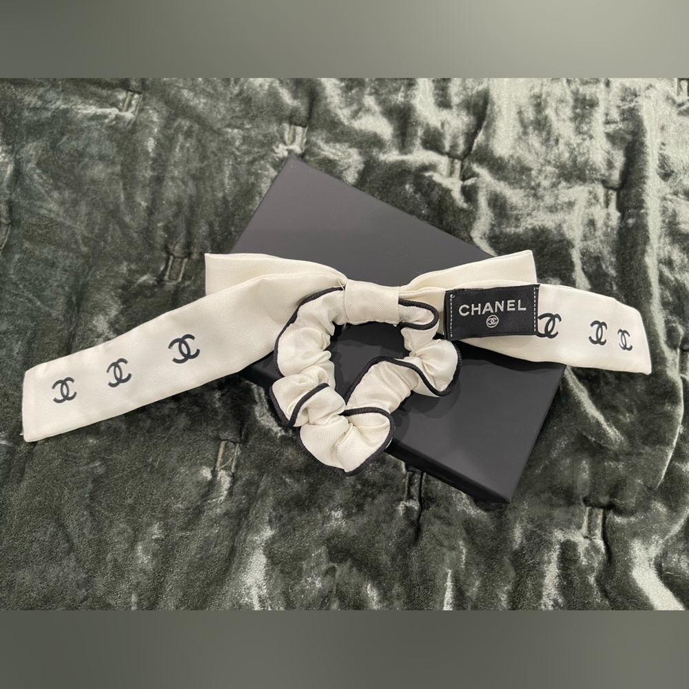 Brand New Chanel Hair Scrunchie - Picture 4 of 4